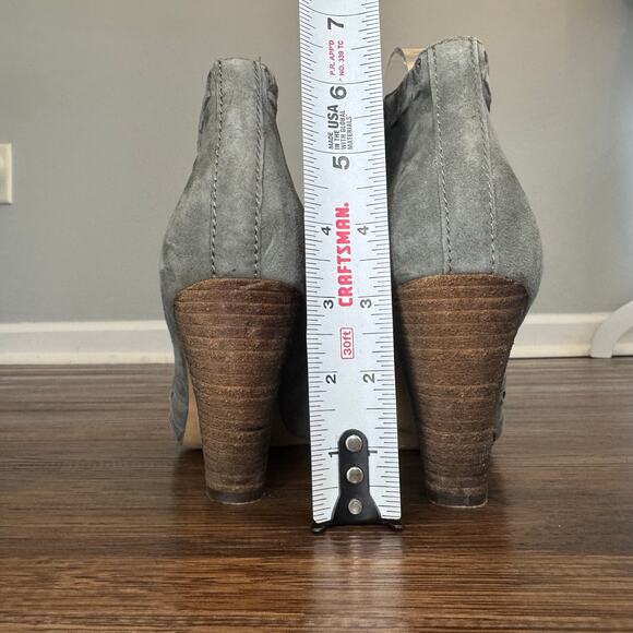 Vince Camuto Reeista size 7.5 gray suede block ankle booties almond toe cut out - Picture 7 of 13